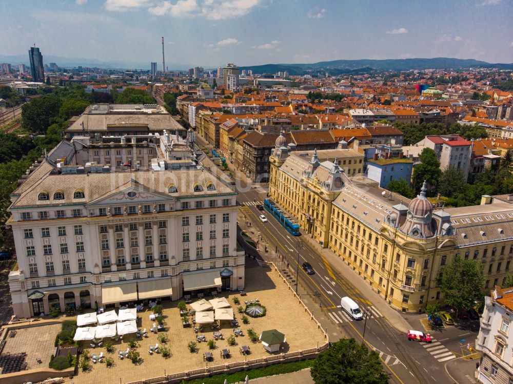 Zagreb aus der Vogelperspektive: Gebäudekomplex der Hotelanlage Esplanade in Zagreb in Kroatien