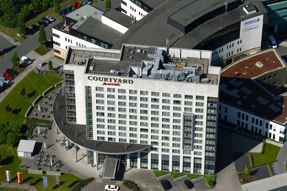 Gelsenkirchen aus der Vogelperspektive: Gebäudekomplex der Hotelanlage Hotel Courtyard in Gelsenkirchen im Bundesland Nordrhein-Westfalen, Deutschland