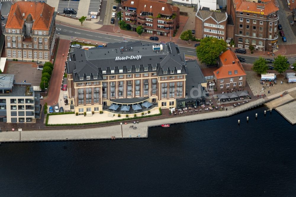Luftbild Emden - Gebäudekomplex der Hotelanlage Hotel am Delft in Emden im Bundesland Niedersachsen, Deutschland