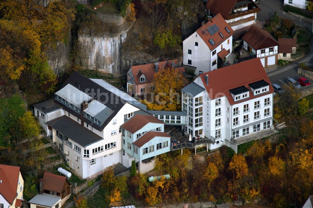 Schnaittach aus der Vogelperspektive: Gebäudekomplex der Hotelanlage Igelwirt im Ortsteil Schloßberg in Schnaittach im Bundesland Bayern, Deutschland