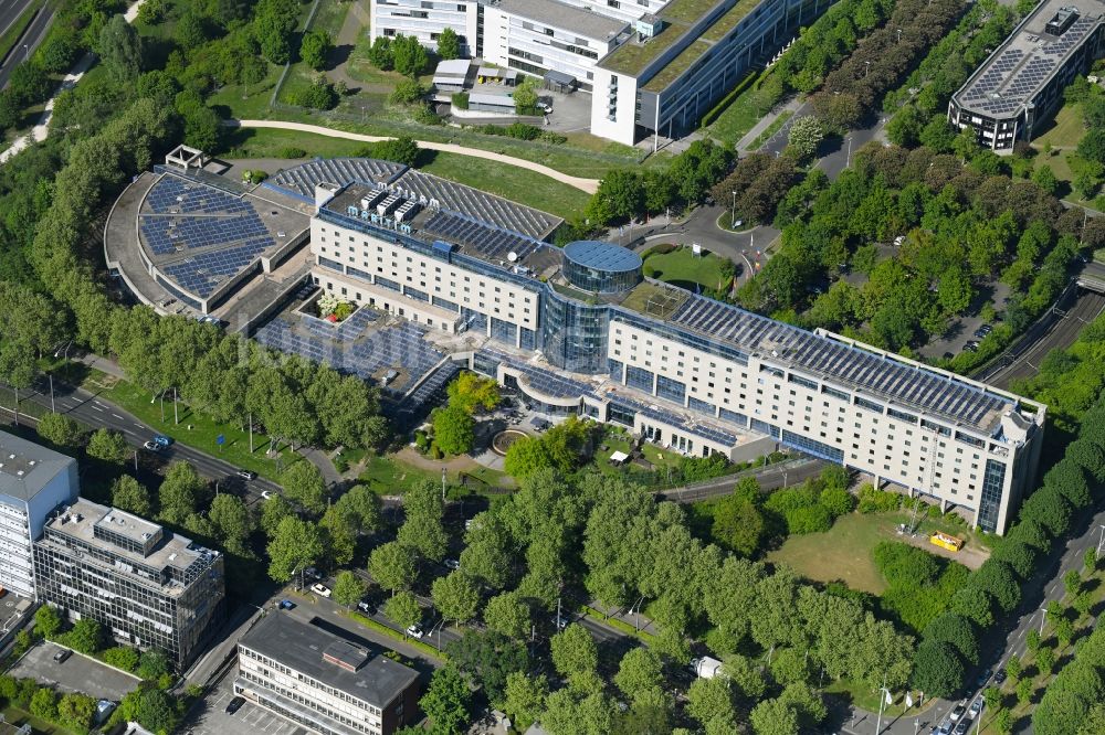 Luftbild Bonn - Gebäudekomplex der Hotelanlage Maritim Hotel Bonn im Bundesland Nordrhein-Westfalen, Deutschland
