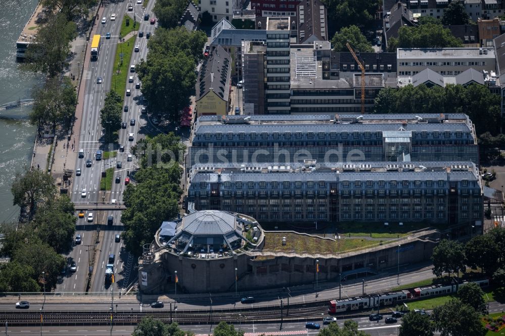 Köln aus der Vogelperspektive: Gebäudekomplex der Hotelanlage Maritim in Köln im Bundesland Nordrhein-Westfalen, Deutschland