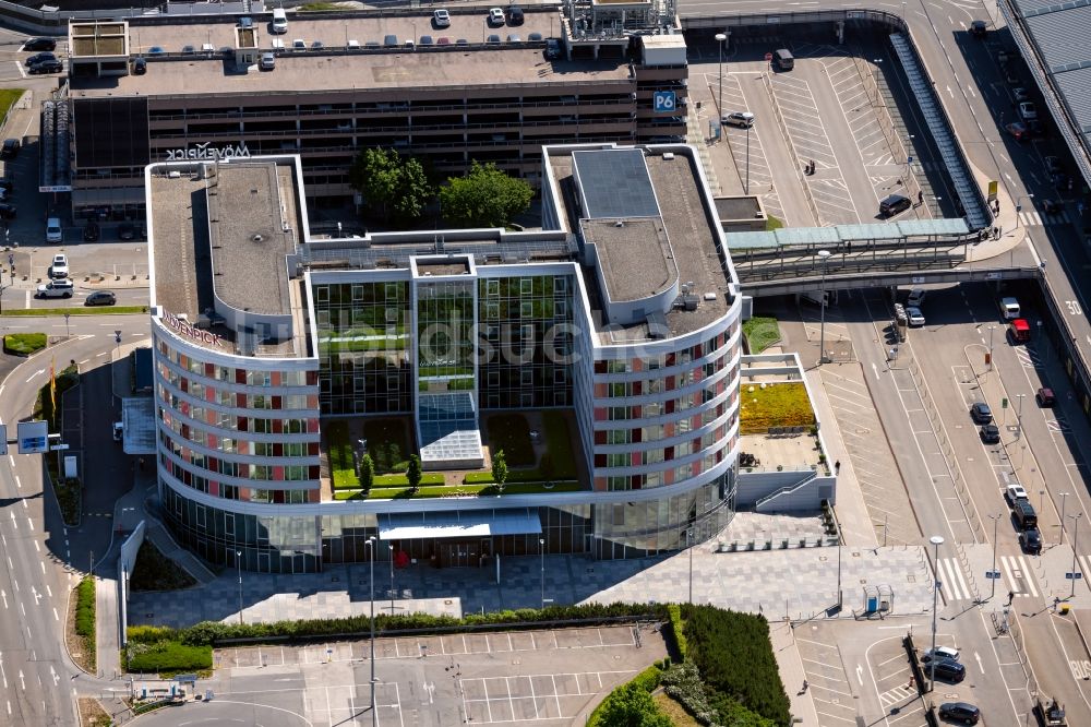 Luftaufnahme Stuttgart - Gebäudekomplex der Hotelanlage Mövenpick Hotel in Stuttgart im Bundesland Baden-Württemberg, Deutschland