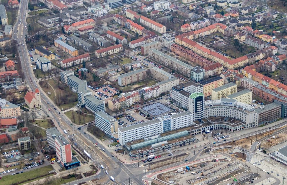 Luftaufnahme Cottbus - Gebäudekomplex der Hotelanlage Raddison in Cottbus im Bundesland Brandenburg, Deutschland