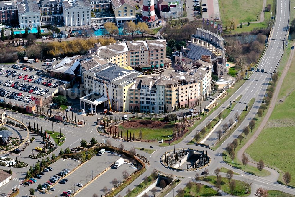 Luftbild Rust - Gebäudekomplex der Hotelanlage Resort colosseo Europa-Park in Rust im Bundesland Baden-Württemberg, Deutschland