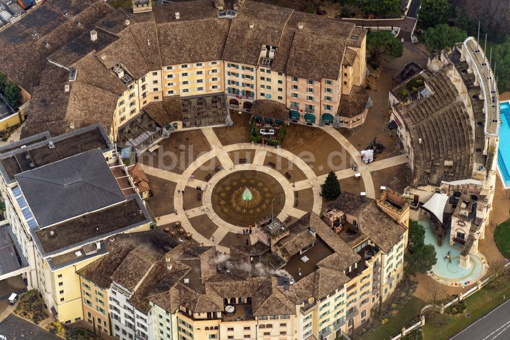 Luftbild Rust - Gebäudekomplex der Hotelanlage Resort colosseo Europa-Park in Rust im Bundesland Baden-Württemberg, Deutschland