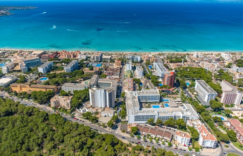 Palma aus der Vogelperspektive: Gebäudekomplex der Hotelanlage Riu Playa Park in Palma in Balearische Insel Mallorca, Spanien