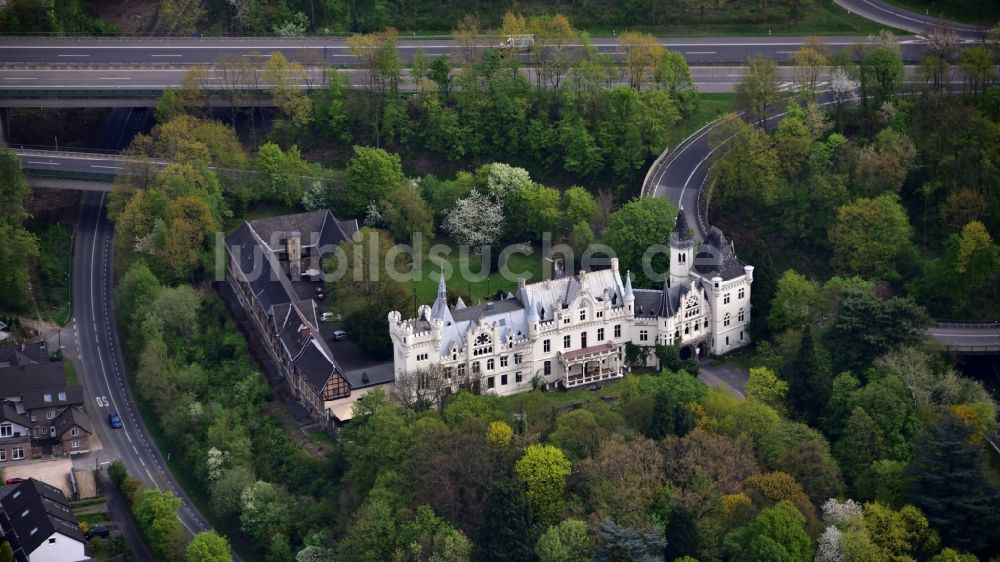 Luftaufnahme Bonn - Gebäudekomplex der Hotelanlage Schlosshotel Kommende Ramersdorf im Ortsteil Ramersdorf in Bonn im Bundesland Nordrhein-Westfalen, Deutschland