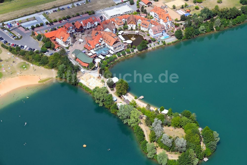 Luftbild Niedernberg - Gebäudekomplex der Hotelanlage Seehotel am Badesee in Niedernberg im Bundesland Bayern, Deutschland