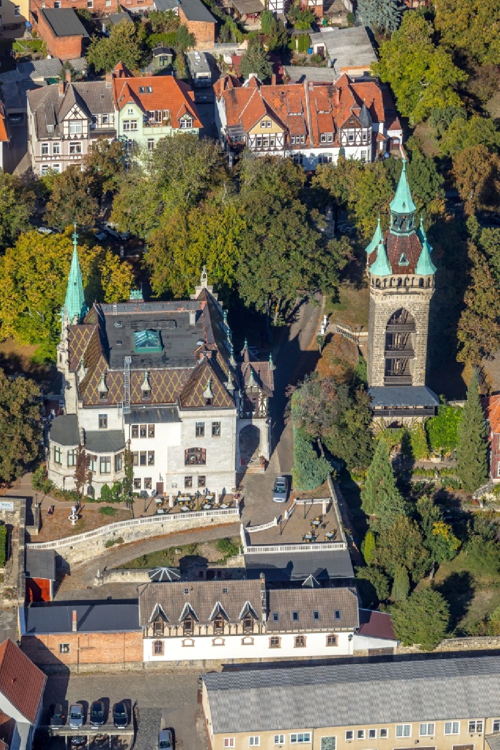 Quedlinburg aus der Vogelperspektive: Gebäudekomplex der Hotelanlage Zum Markgrafen in Quedlinburg im Bundesland Sachsen-Anhalt, Deutschland