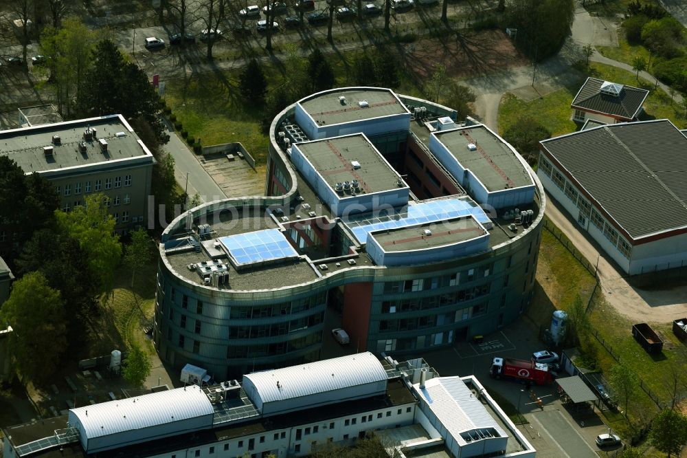 Luftbild Rostock - Gebäudekomplex des Institut Biomedizinisches Forschungszentrum in Rostock im Bundesland Mecklenburg-Vorpommern, Deutschland