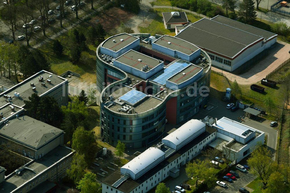 Rostock von oben - Gebäudekomplex des Institut Biomedizinisches Forschungszentrum in Rostock im Bundesland Mecklenburg-Vorpommern, Deutschland