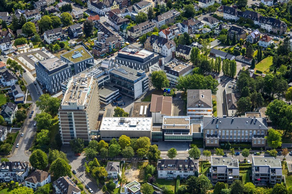 Luftaufnahme Mülheim an der Ruhr - Gebäudekomplex des Institut Max-Planck-Institut für Chemische Energiekonversion CEC in Mülheim an der Ruhr im Bundesland Nordrhein-Westfalen, Deutschland