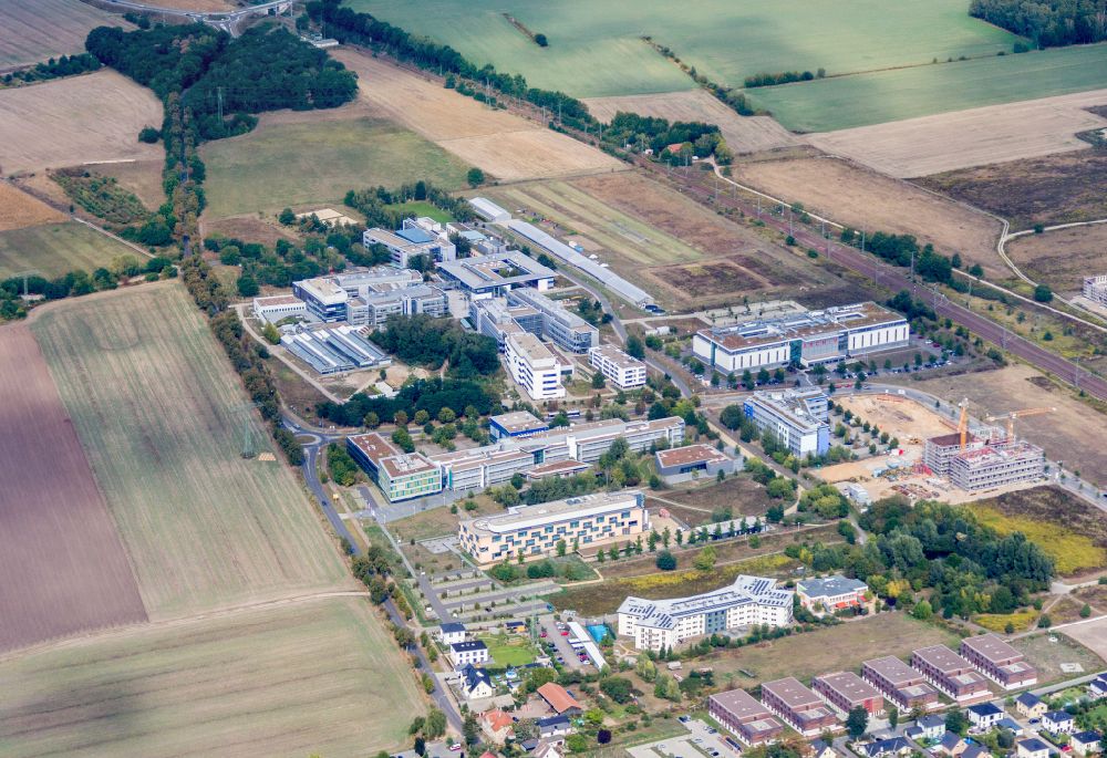 Luftbild Potsdam - Gebäudekomplex des Institut Max-Planck-Institut - Fraunhofer in Potsdam im Bundesland Brandenburg, Deutschland