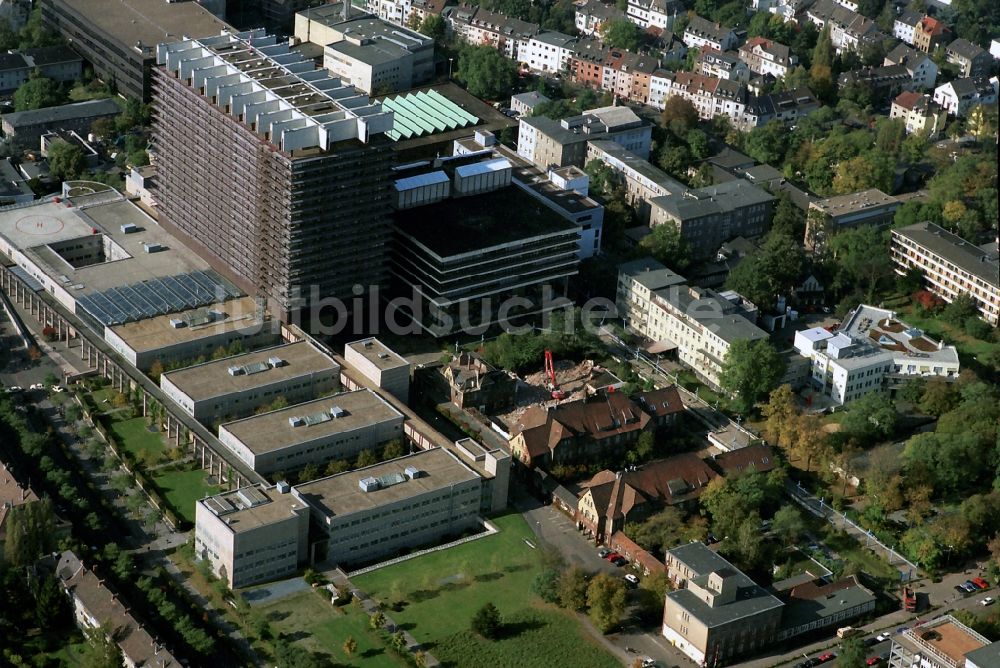 Luftbild Köln - Gebäudekomplex der Kölner Universitätsklinik an der Kerpener Straße im Stadtteil Lindenthal in Köln im Bundesland Nordrhein-Westfalen