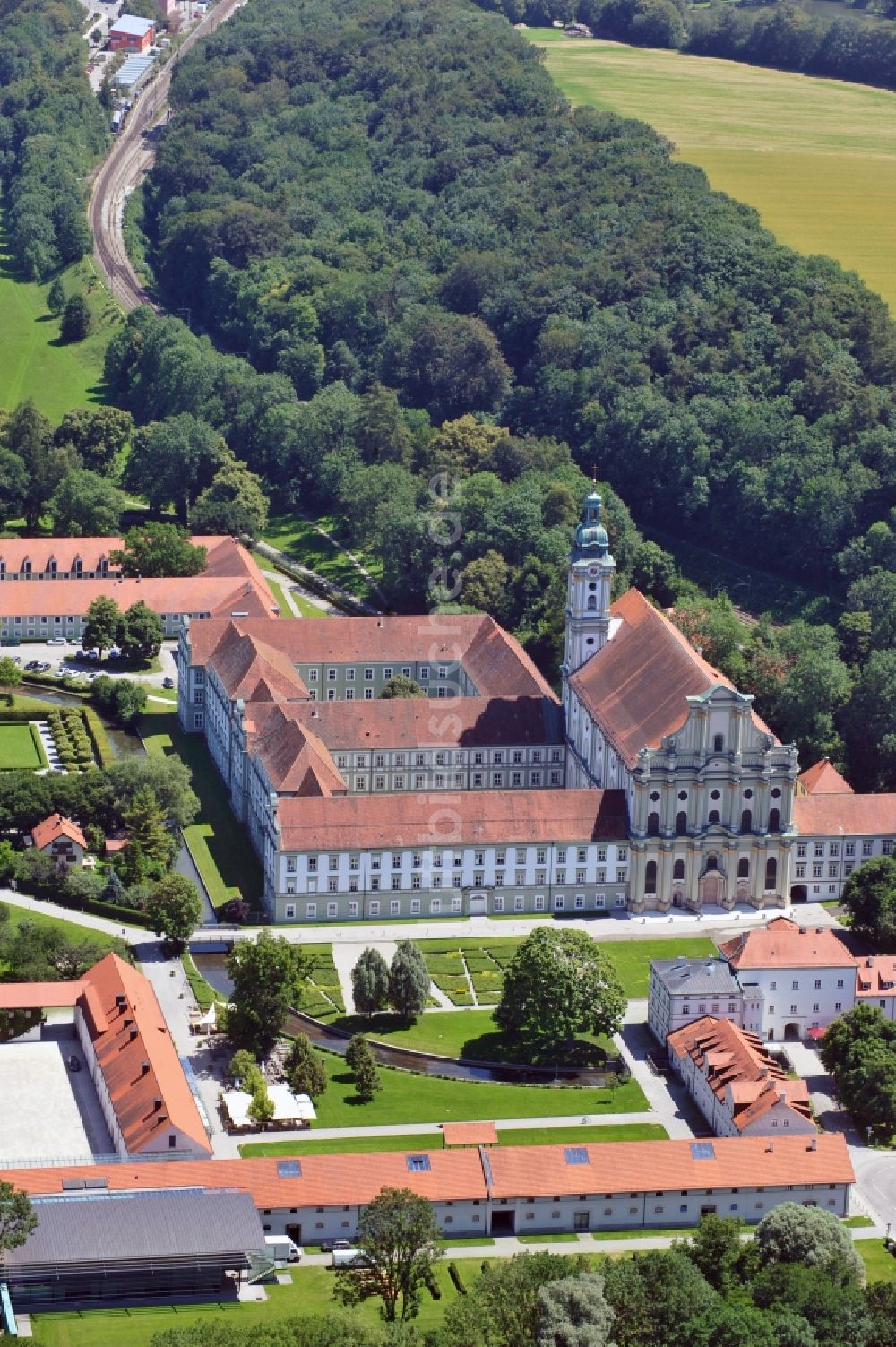 Luftbild Fürstenfeldbruck - Gebäudekomplex von Kloster Fürstenfeld bei Fürstenfeldbruck im Bundesland Bayern, Deutschland