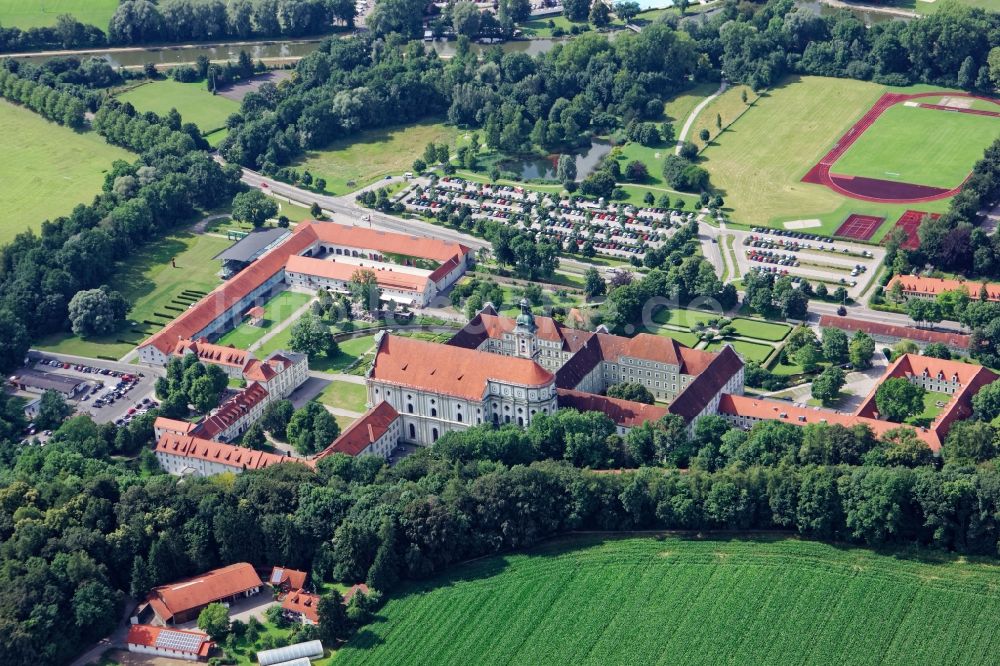 Luftbild Fürstenfeldbruck - Gebäudekomplex von Kloster und Veranstaltungsforum Fürstenfeld bei Fürstenfeldbruck im Bundesland Bayern, Deutschland