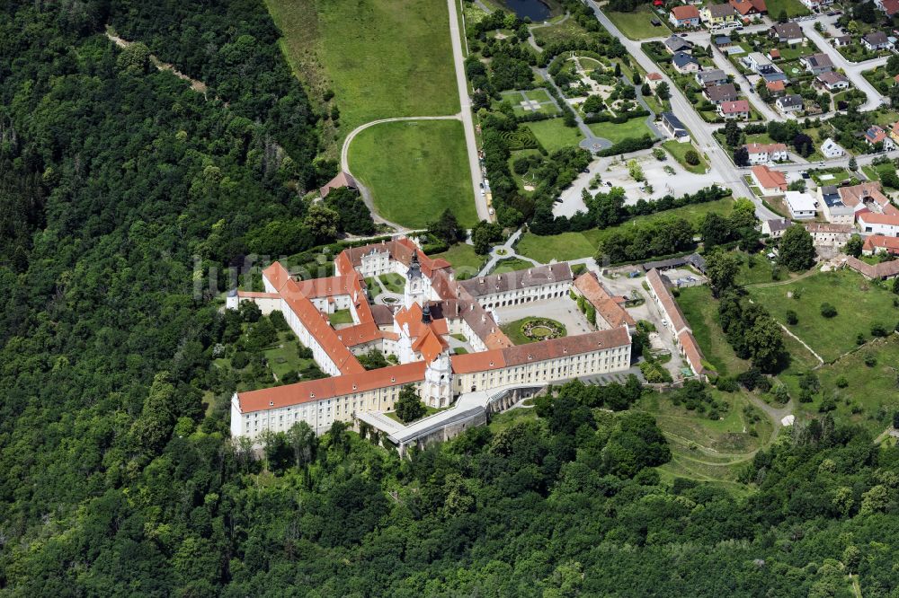 Luftaufnahme Altenburg - Gebäudekomplex des Klosters in Altenburg in Niederösterreich, Österreich