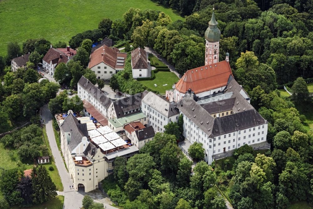 Luftbild Andechs - Gebäudekomplex des Klosters Andechs mit Klostergasthof im Bundesland Bayern