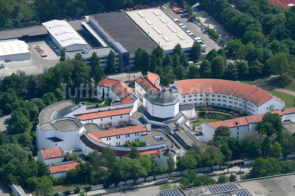 Augsburg von oben - Gebäudekomplex des Klosters in Augsburg im Bundesland Bayern