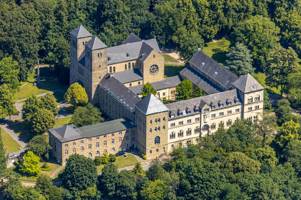 Billerbeck von oben - Gebäudekomplex des Klosters in Billerbeck im Bundesland Nordrhein-Westfalen, Deutschland