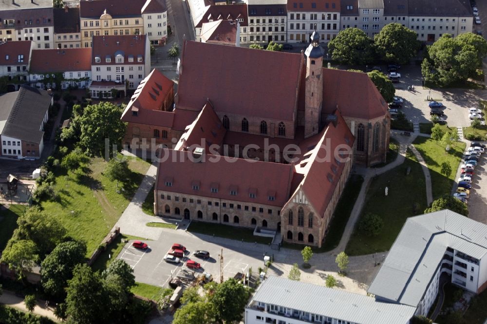 Luftaufnahme Brandenburg an der Havel - Gebäudekomplex des Klosters in Brandenburg an der Havel im Bundesland Brandenburg, Deutschland