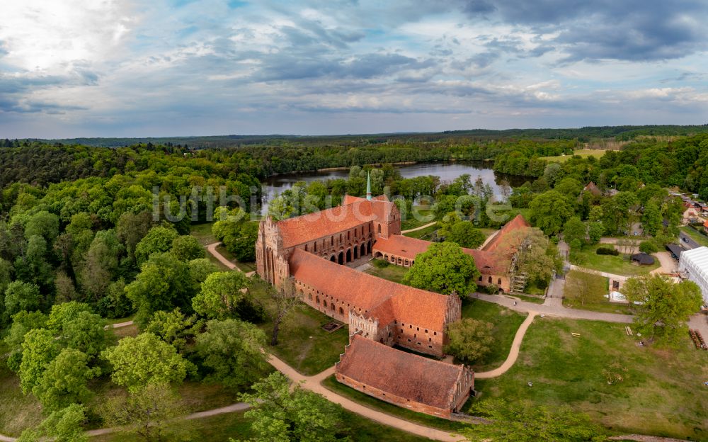 Luftaufnahme Chorin - Gebäudekomplex des Klosters in Chorin im Bundesland Brandenburg