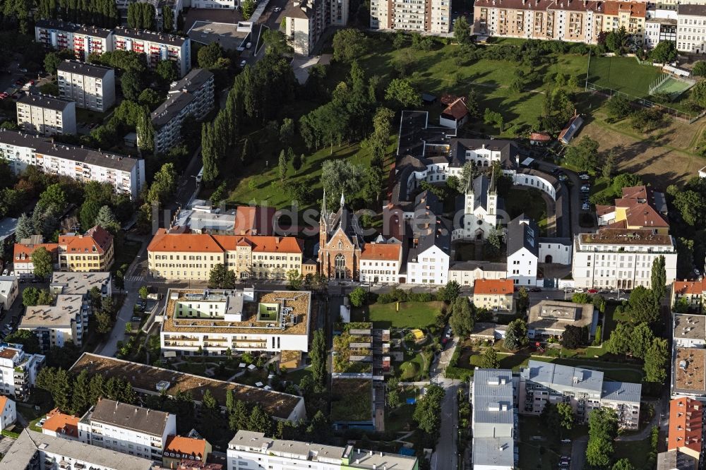 Luftbild Graz - Gebäudekomplex des Klosters in Graz in Steiermark, Österreich