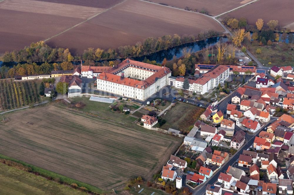 Heidenfeld von oben - Gebäudekomplex des Klosters in Heidenfeld im Bundesland Bayern, Deutschland
