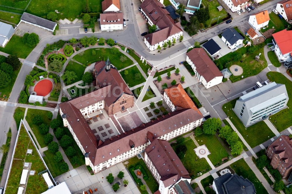 Luftbild Heiligenbronn - Gebäudekomplex des Klosters in Heiligenbronn im Bundesland Baden-Württemberg, Deutschland