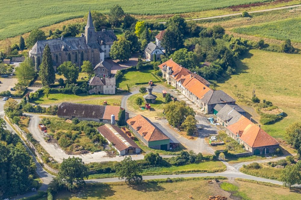Luftbild Holzen - Gebäudekomplex des Klosters in Holzen im Bundesland Nordrhein-Westfalen, Deutschland
