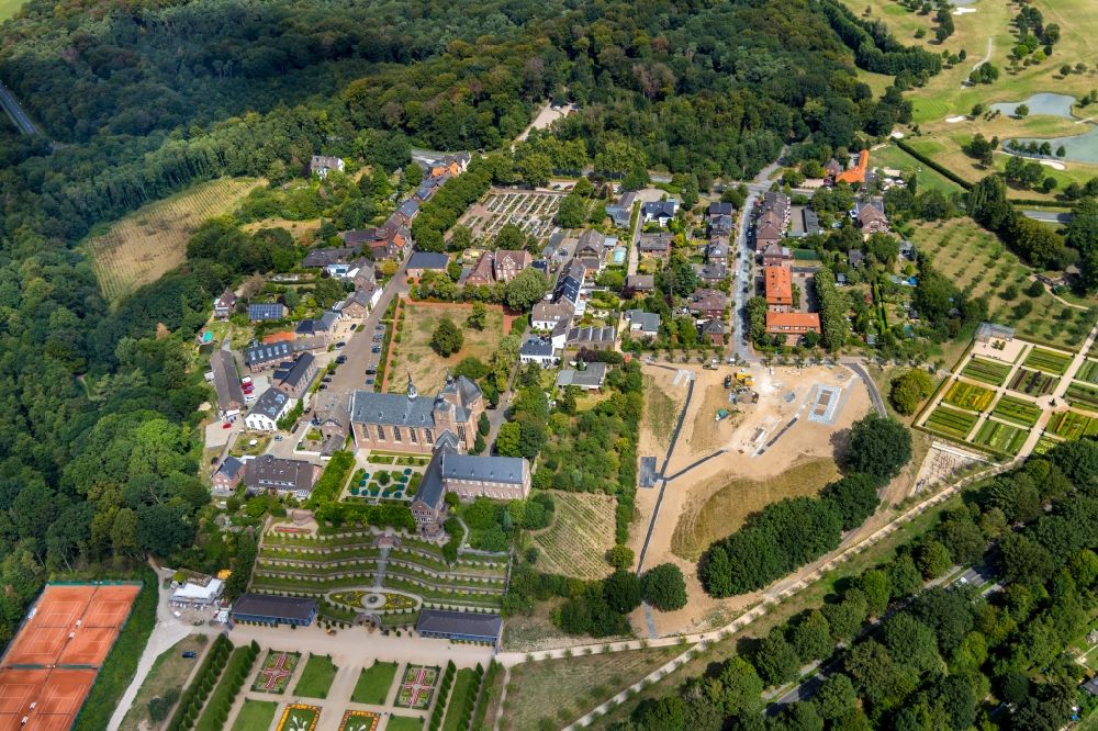 Kamp-Lintfort aus der Vogelperspektive: Gebäudekomplex des Klosters in Kamp-Lintfort im Bundesland Nordrhein-Westfalen, Deutschland