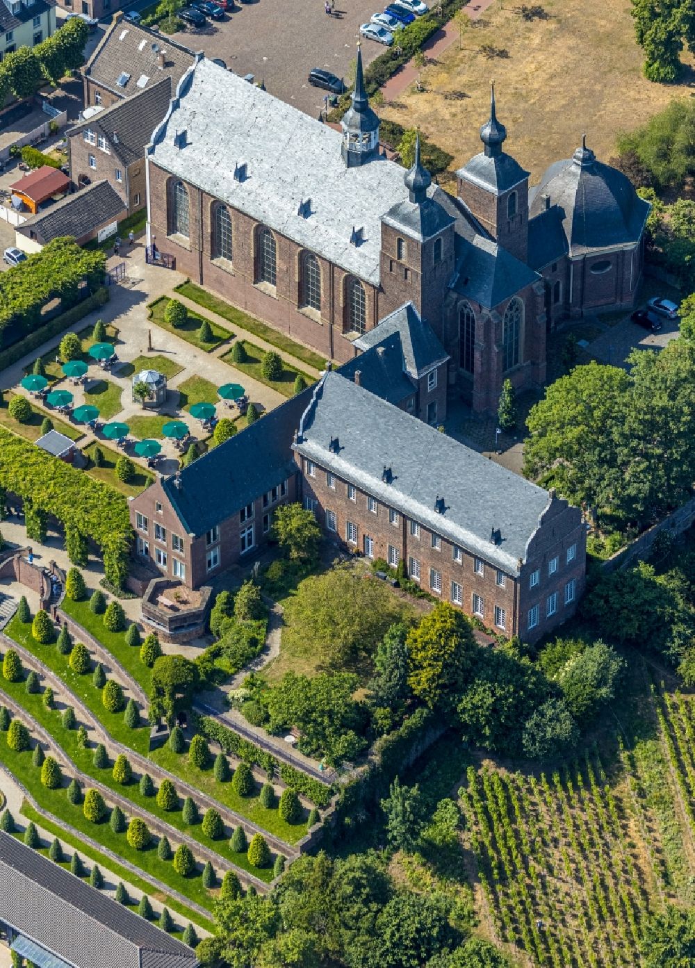 Luftaufnahme Kamp-Lintfort - Gebäudekomplex des Klosters in Kamp-Lintfort im Bundesland Nordrhein-Westfalen, Deutschland
