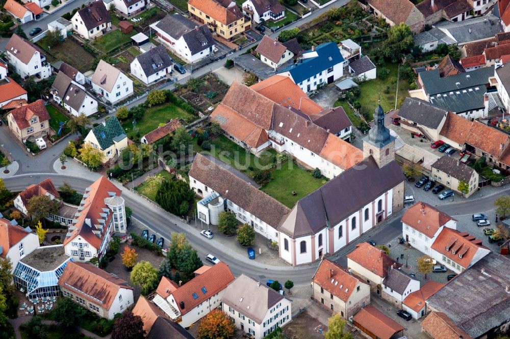 Luftbild Klingenmünster - Gebäudekomplex des Klosters in Klingenmünster im Bundesland Rheinland-Pfalz, Deutschland