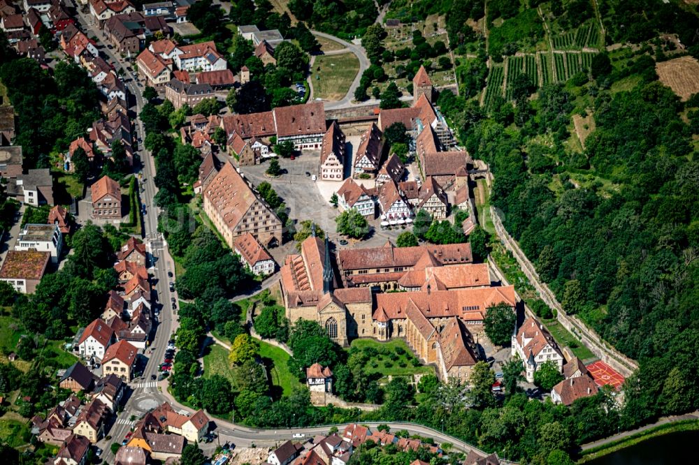 Maulbronn aus der Vogelperspektive: Gebäudekomplex des Klosters in Maulbronn im Bundesland Baden-Württemberg