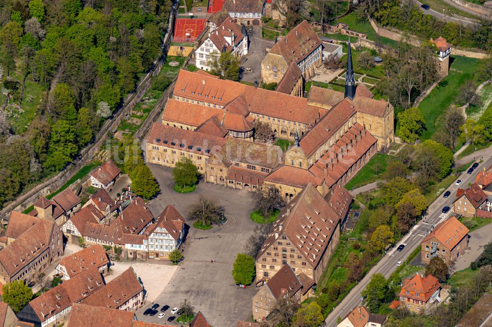 Maulbronn von oben - Gebäudekomplex des Klosters in Maulbronn im Bundesland Baden-Württemberg