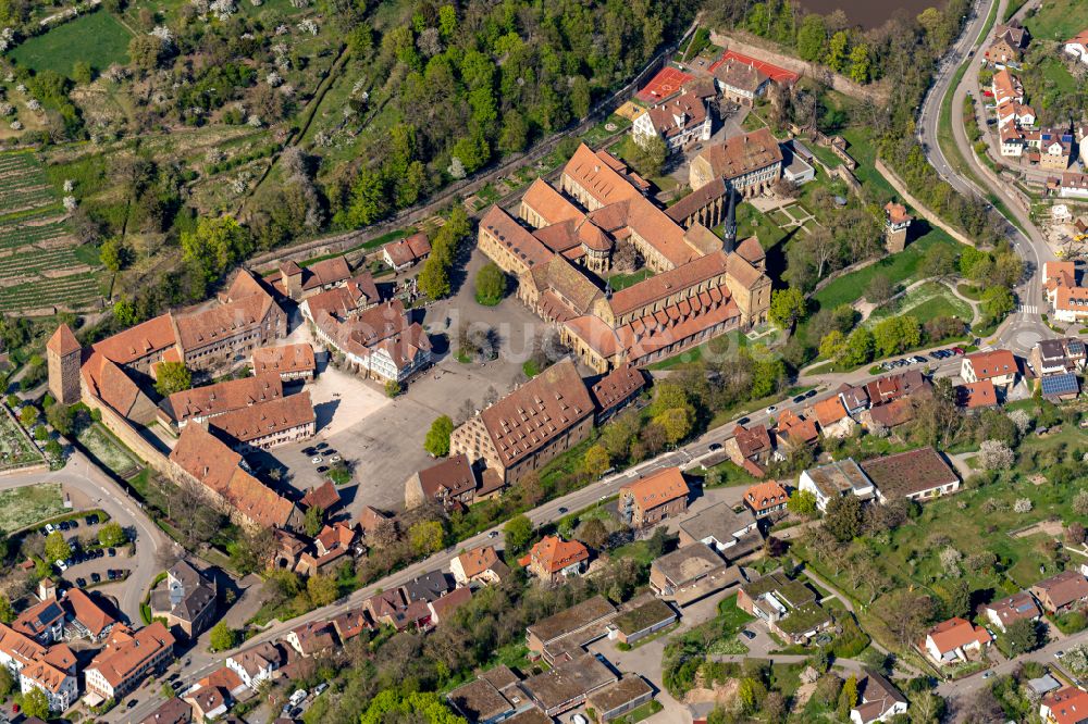 Maulbronn aus der Vogelperspektive: Gebäudekomplex des Klosters in Maulbronn im Bundesland Baden-Württemberg