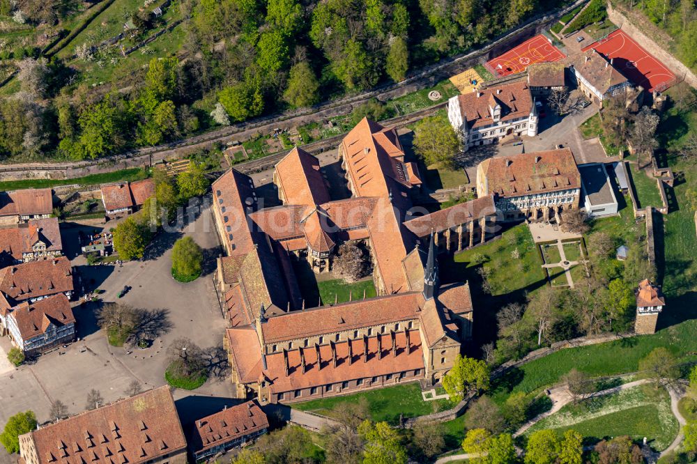 Maulbronn von oben - Gebäudekomplex des Klosters in Maulbronn im Bundesland Baden-Württemberg