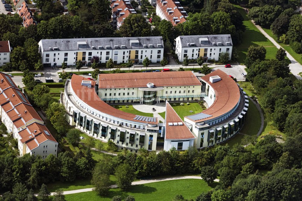 München aus der Vogelperspektive: Gebäudekomplex des Klosters in München im Bundesland Bayern, Deutschland
