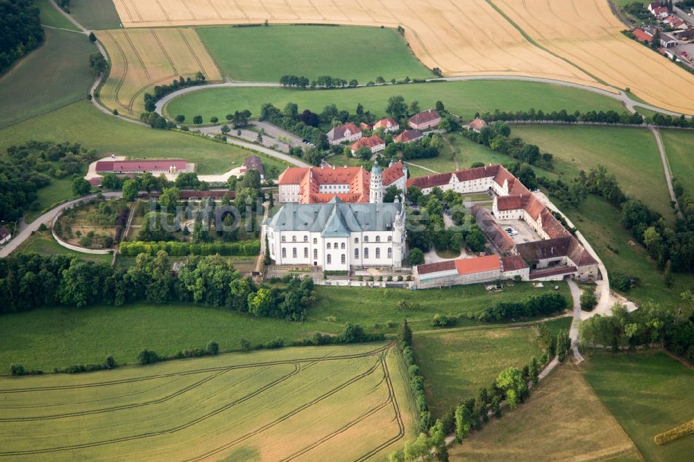 Luftbild Neresheim - Gebäudekomplex des Klosters in Neresheim im Bundesland Baden-Württemberg, Deutschland
