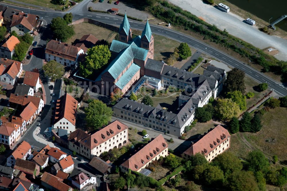 Neustadt am Main aus der Vogelperspektive: Gebäudekomplex des Klosters in Neustadt am Main im Bundesland Bayern, Deutschland