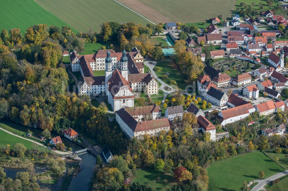 Obermarchtal aus der Vogelperspektive: Gebäudekomplex des Klosters in Obermarchtal im Bundesland Baden-Württemberg, Deutschland