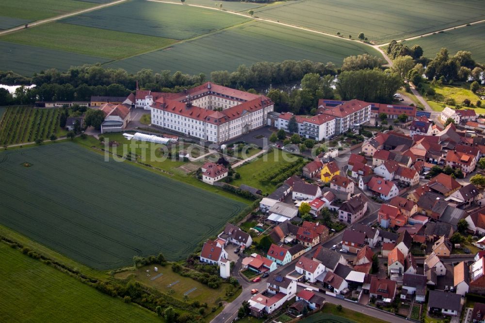 Luftbild Röthlein - Gebäudekomplex des Klosters im Ortsteil Heidenfeld in Röthlein im Bundesland Bayern, Deutschland