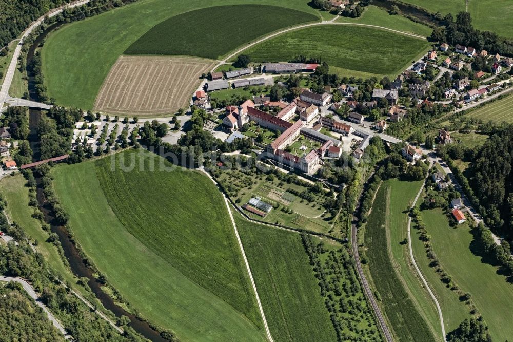 Luftaufnahme Beuron - Gebäudekomplex des Klosters im Ortsteil Langenbrunn in Beuron im Bundesland Baden-Württemberg
