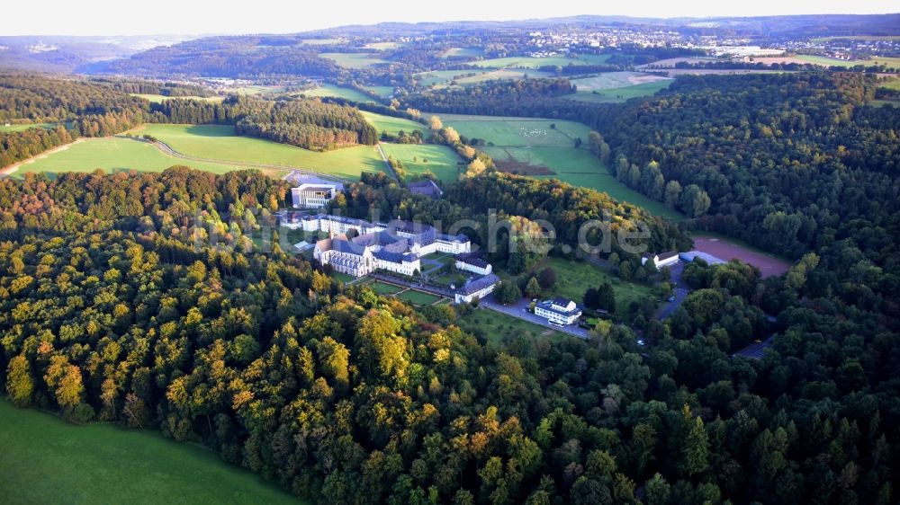 Streithausen aus der Vogelperspektive: Gebäudekomplex des Klosters im Ortsteil Marienstatt in Streithausen im Bundesland Rheinland-Pfalz, Deutschland