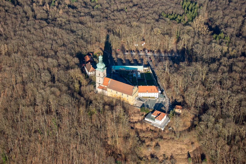 Amberg aus der Vogelperspektive: Gebäudekomplex des Klosters im Ortsteil Speckmannshof in Amberg im Bundesland Bayern