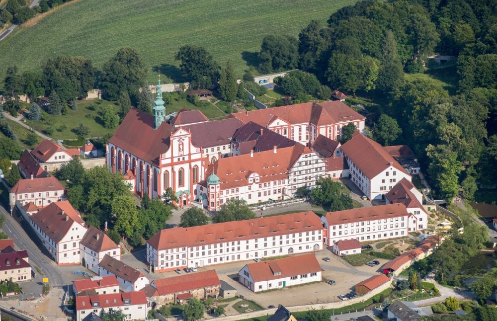 Panschwitz-Kuckau von oben - Gebäudekomplex des Klosters in Panschwitz-Kuckau im Bundesland Sachsen, Deutschland