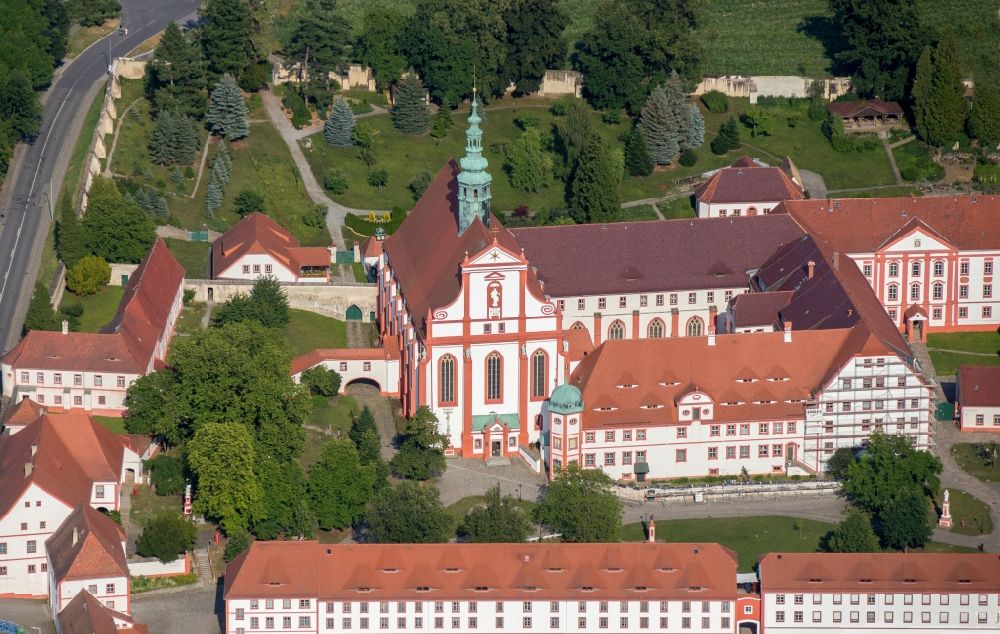 Panschwitz-Kuckau aus der Vogelperspektive: Gebäudekomplex des Klosters in Panschwitz-Kuckau im Bundesland Sachsen, Deutschland
