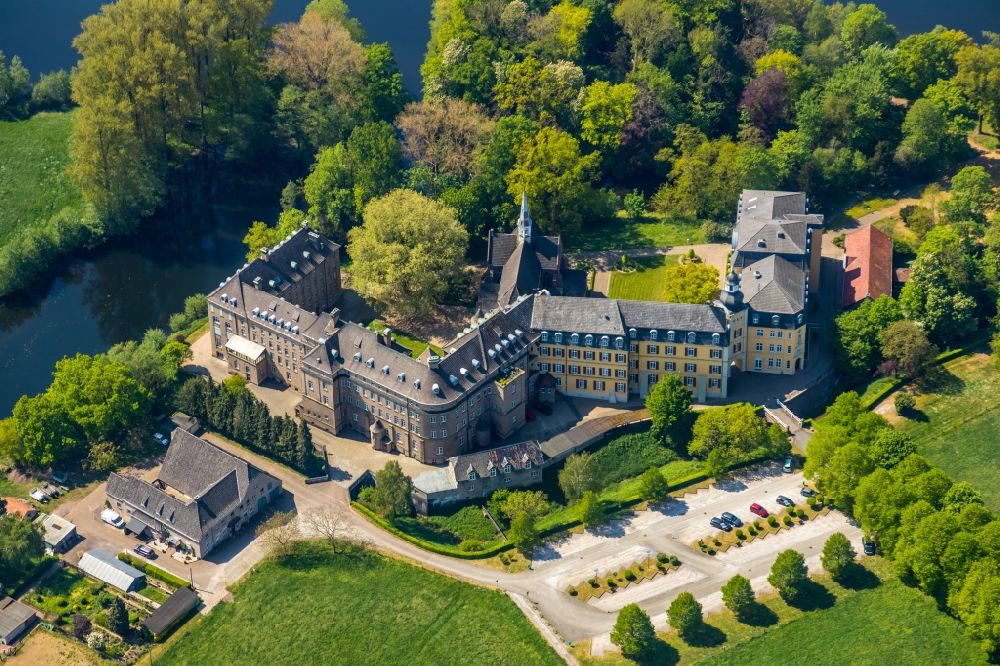 Luftbild Rees - Gebäudekomplex des Klosters in Rees im Bundesland Nordrhein-Westfalen