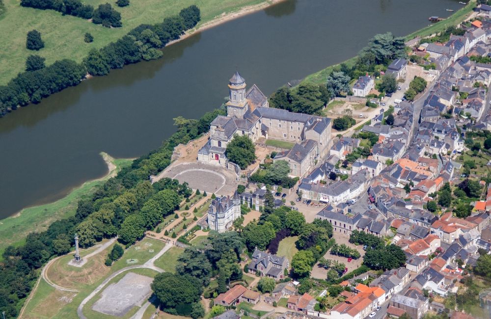 Luftbild Saint-Florent-le-Vieil - Gebäudekomplex des Klosters in Saint-Florent-le-Vieil in Pays de la Loire, Frankreich